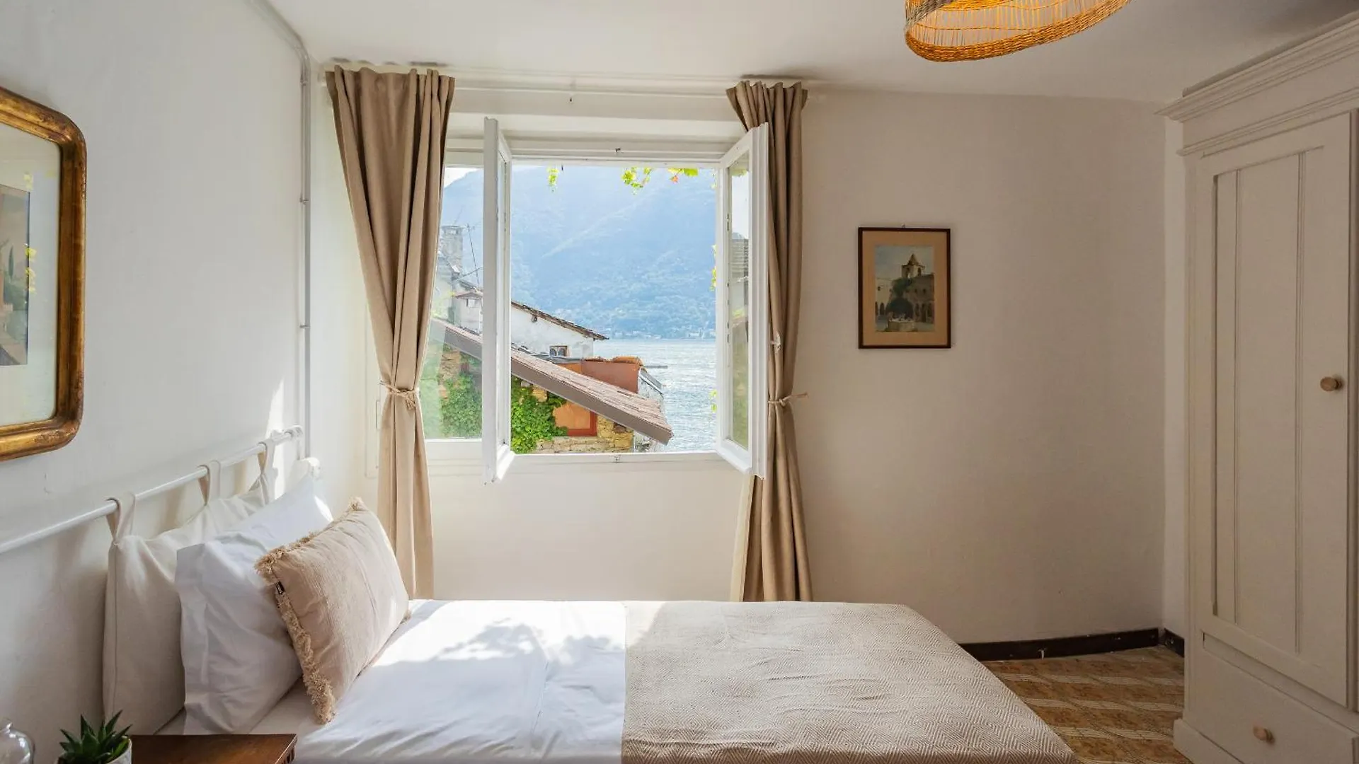 Terrace On Orrido Di Nesso Waterfall By Rent All Como 0*,